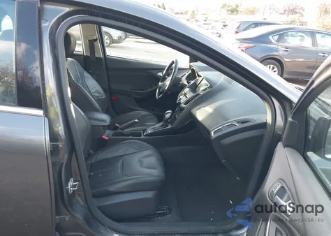 2017 Ford Focus Titanium из США, поврежденный, VIN 1FADP3J28HL207668